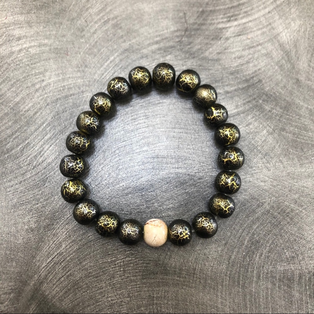 🛍3/$10! Black crackle bracelet